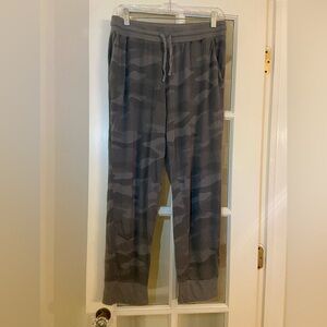 Comfy camouflage pajama pants, women’s large
